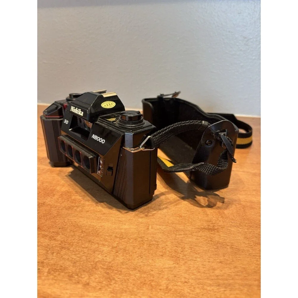 Vtg Nishika N8000 3D Camera 30 mm Quadra Scopic 35mm, Works, not Film Tested